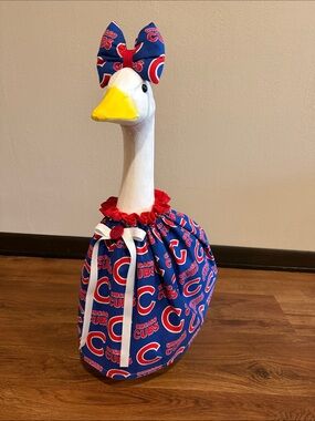 Reversible Chicago Cubs & Ladybug 23” Goose Outfit with Bows (2)